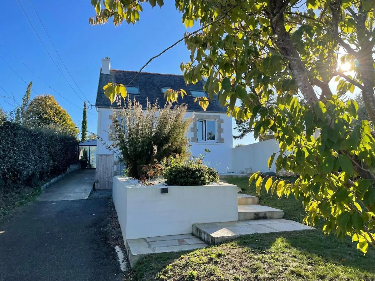 Charming Holiday Home Near The Beach, Locquirec 0*,  Frankrike